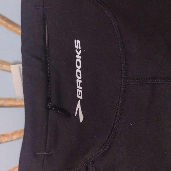 BROOKS essential Capri size small - Picture 5 of 7